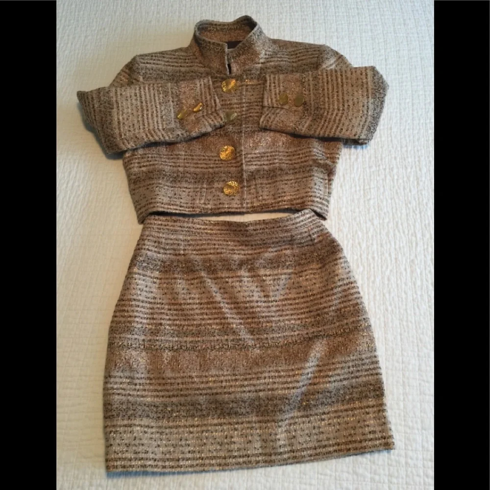 Pristine VTG YSL rive gauche mini skirt suit in earth tones w/bold gold buttons - Picture 5 of 16